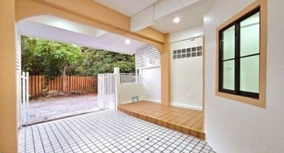 For sale 4 Beds townhouse in Bang Bua Thong, Nonthaburi