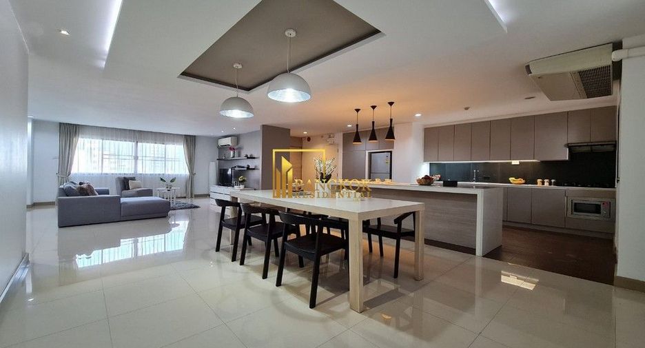 For rent 3 bedrooms apartment in Watthana, Bangkok