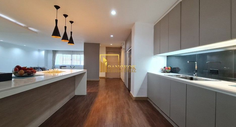 For rent 3 bedrooms apartment in Watthana, Bangkok