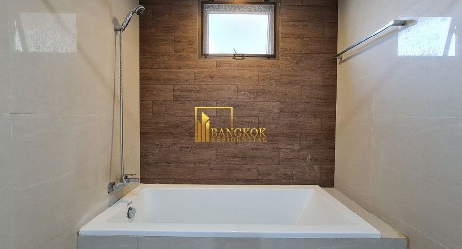 For rent 3 bedrooms apartment in Watthana, Bangkok