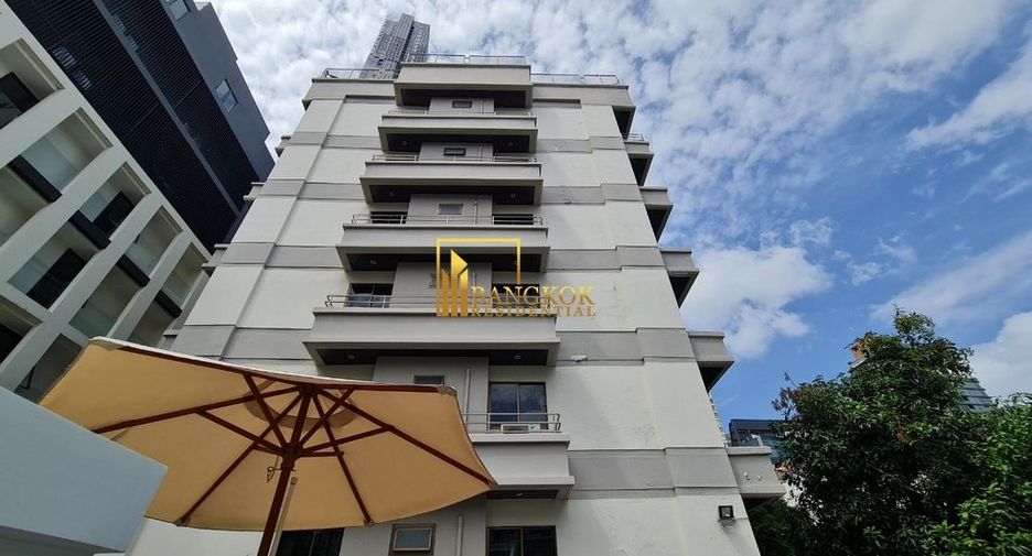 For rent 3 bedrooms apartment in Watthana, Bangkok
