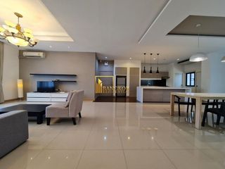 For rent 3 bedrooms apartment in Watthana, Bangkok