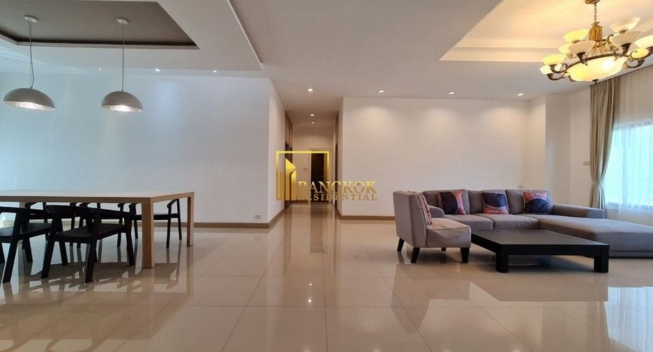 For rent 3 bedrooms apartment in Watthana, Bangkok