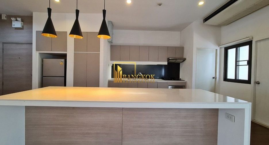 For rent 3 bedrooms apartment in Watthana, Bangkok