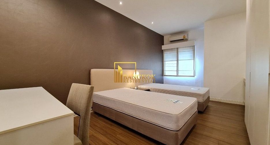 For rent 3 bedrooms apartment in Watthana, Bangkok