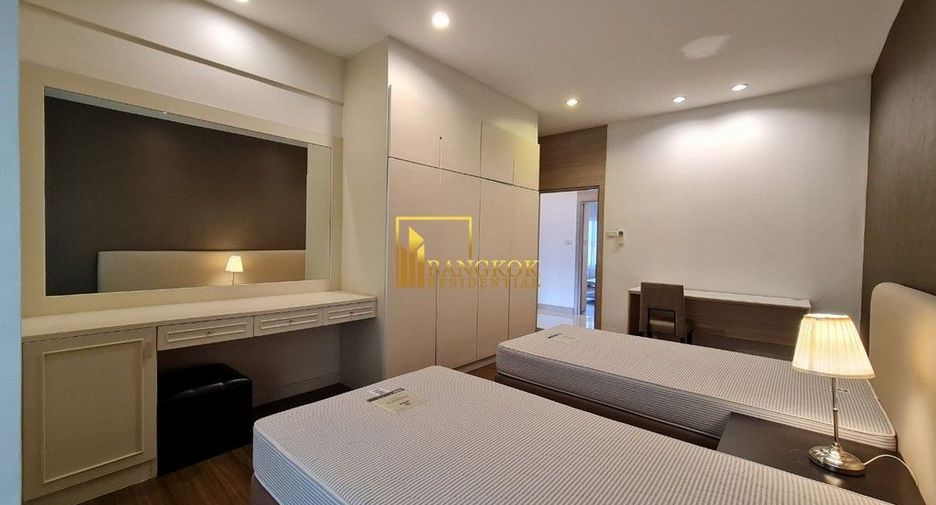 For rent 3 bedrooms apartment in Watthana, Bangkok