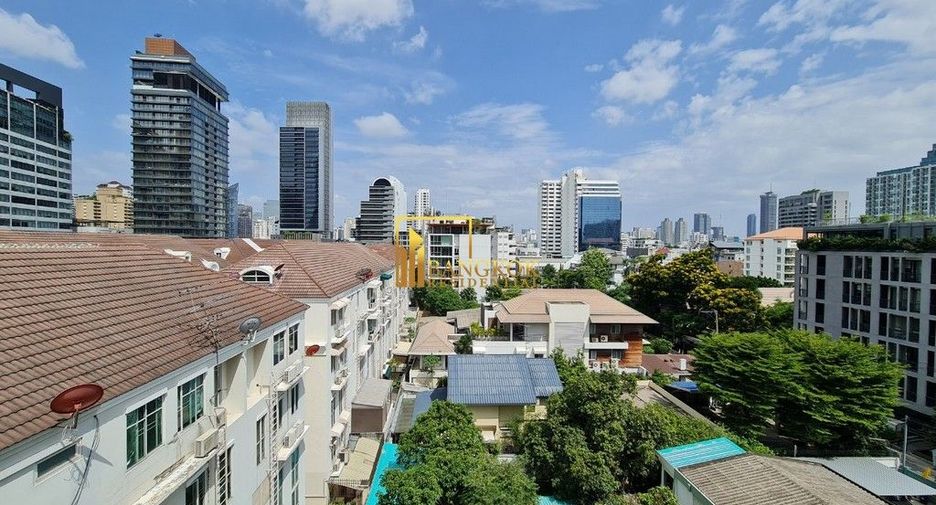 For rent 3 bedrooms apartment in Watthana, Bangkok