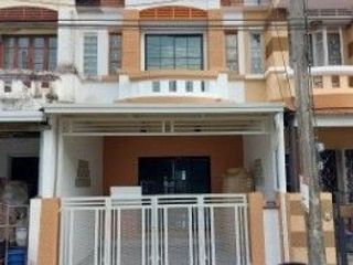 For sale 2 Beds townhouse in Lam Luk Ka, Pathum Thani