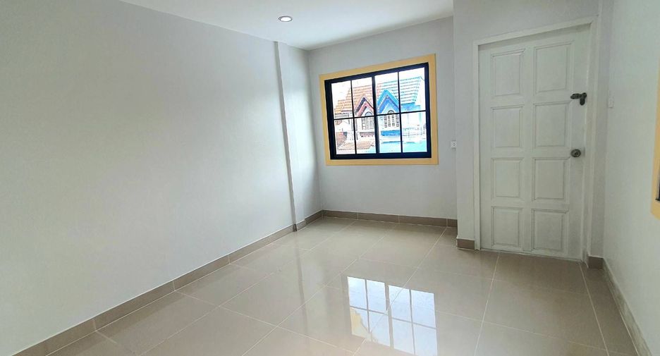For sale 4 Beds townhouse in Bang Yai, Nonthaburi