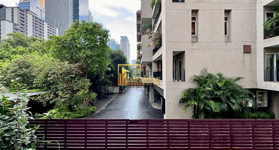 For rent 2 bedrooms apartment in Pathum Wan, Bangkok
