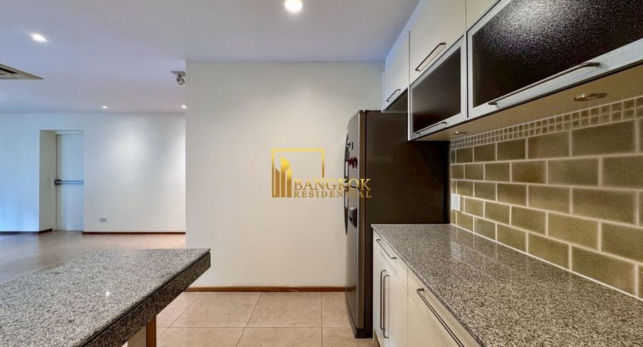 For rent 2 bedrooms apartment in Pathum Wan, Bangkok