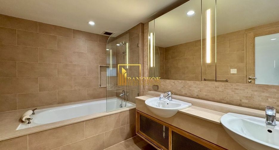 For rent 2 bedrooms apartment in Pathum Wan, Bangkok