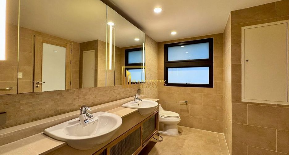 For rent 2 bedrooms apartment in Pathum Wan, Bangkok
