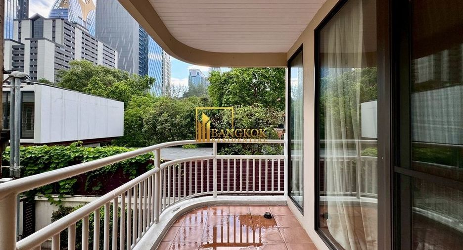 For rent 2 bedrooms apartment in Pathum Wan, Bangkok