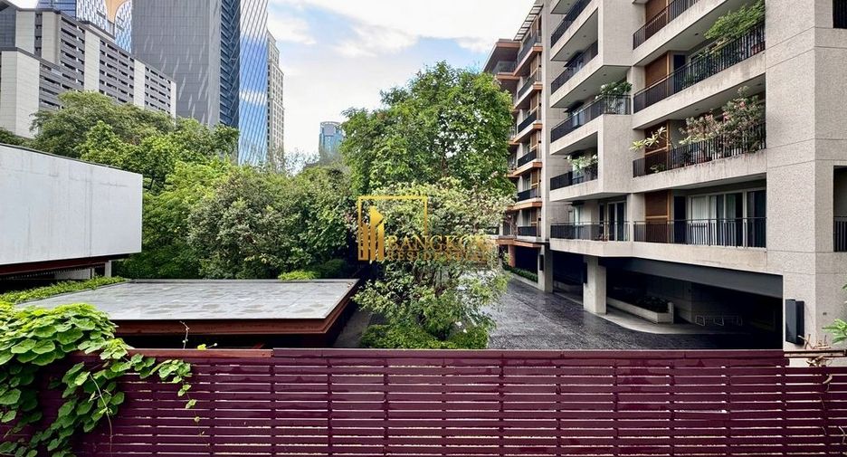 For rent 2 bedrooms apartment in Pathum Wan, Bangkok