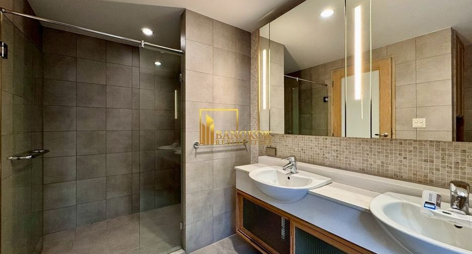 For rent 2 bedrooms apartment in Pathum Wan, Bangkok