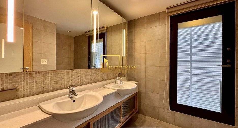 For rent 2 bedrooms apartment in Pathum Wan, Bangkok
