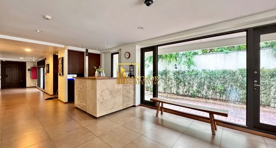 For rent 2 bedrooms apartment in Pathum Wan, Bangkok