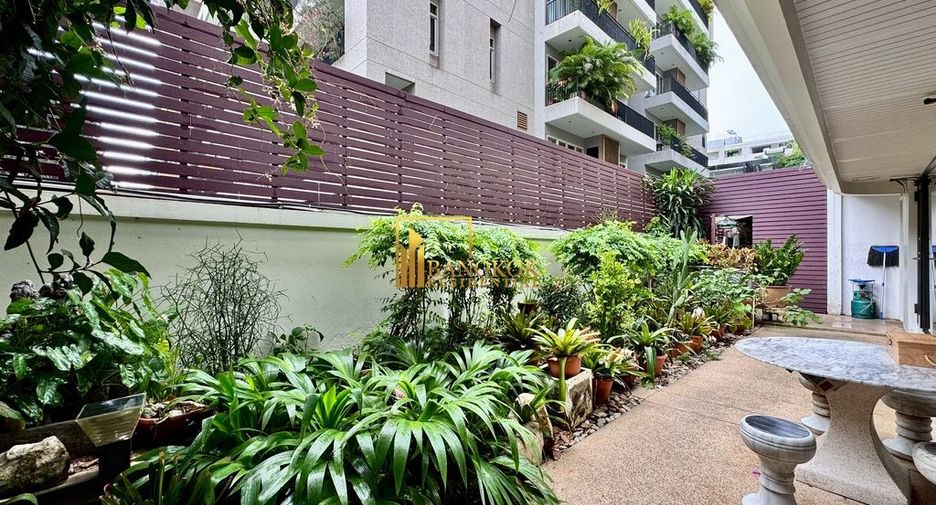 For rent 2 bedrooms apartment in Pathum Wan, Bangkok