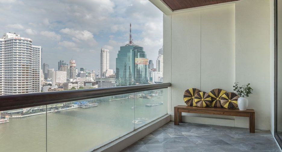 For rent 3 bedrooms condo in Bang Rak, Bangkok