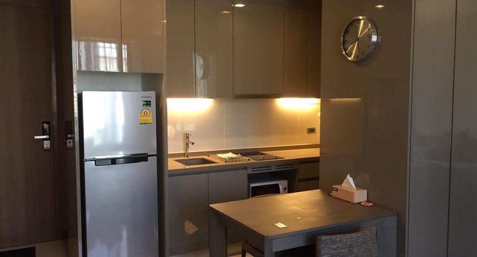 For rent 1 bed condo in Bang Rak, Bangkok