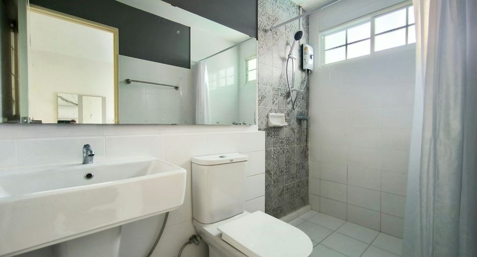 For rent 2 bedrooms townhouse in Bang Phli, Samut Prakan