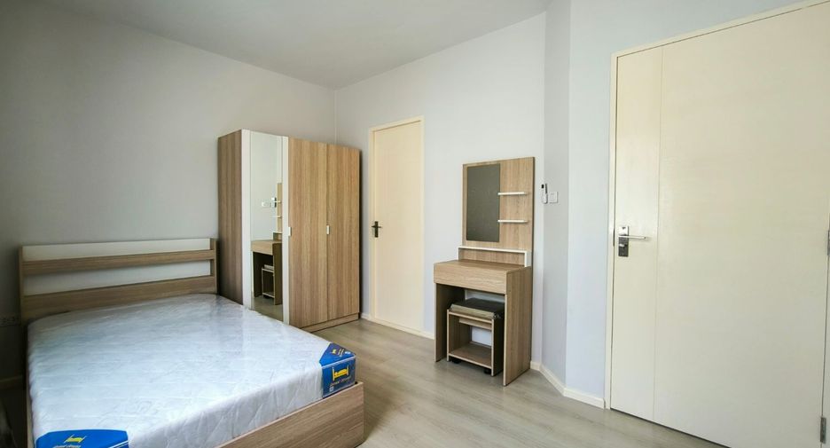 For rent 2 bedrooms townhouse in Bang Phli, Samut Prakan