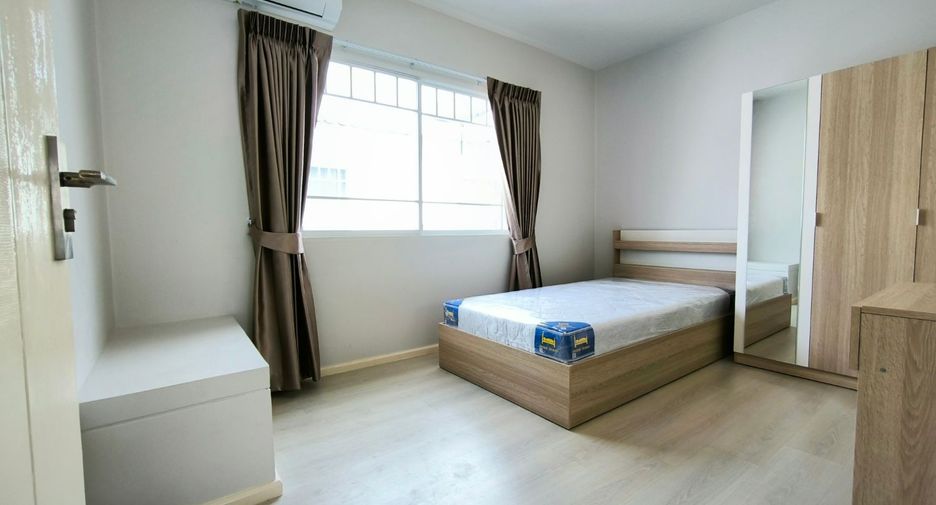 For rent 2 bedrooms townhouse in Bang Phli, Samut Prakan