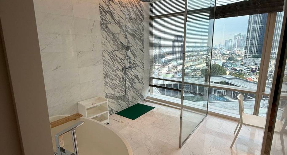 Condo en alquiler de 3 habitaciones en Bang Kho Laem, Bangkok
