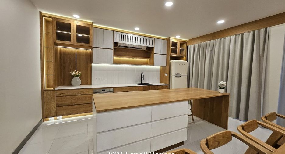 For rent そして for sale 5 Beds house in Bang Phli, Samut Prakan