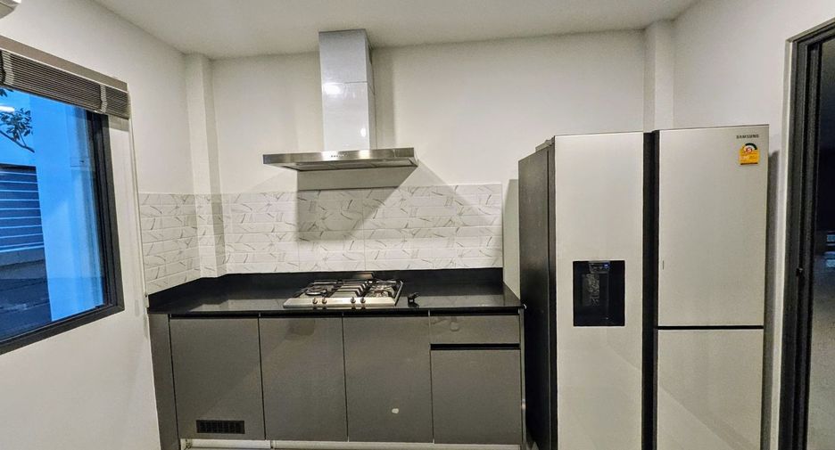 For rent そして for sale 5 Beds house in Bang Phli, Samut Prakan