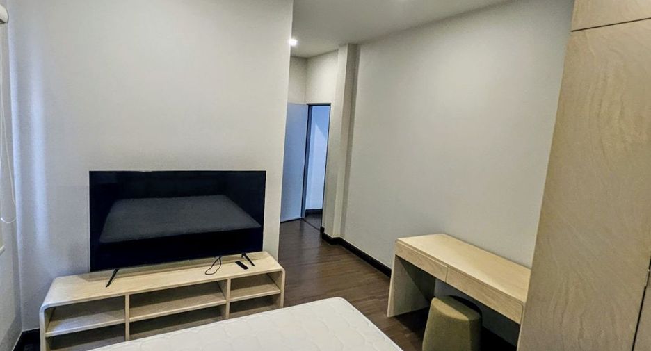 For rent そして for sale 5 Beds house in Bang Phli, Samut Prakan
