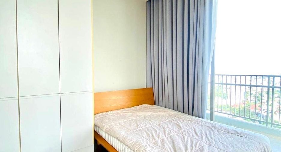 For sale 3 bedrooms condo in Watthana, Bangkok