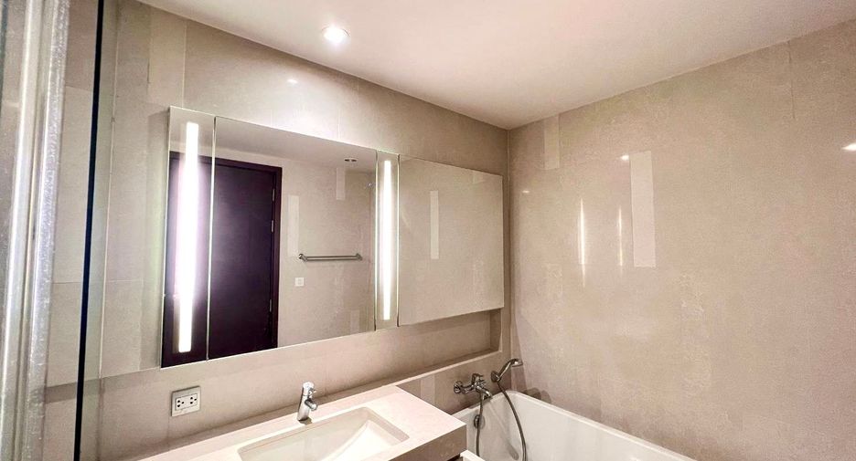 For sale 3 bedrooms condo in Watthana, Bangkok