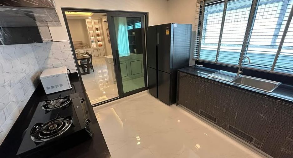 For rent 4 bed house in Bang Phli, Samut Prakan