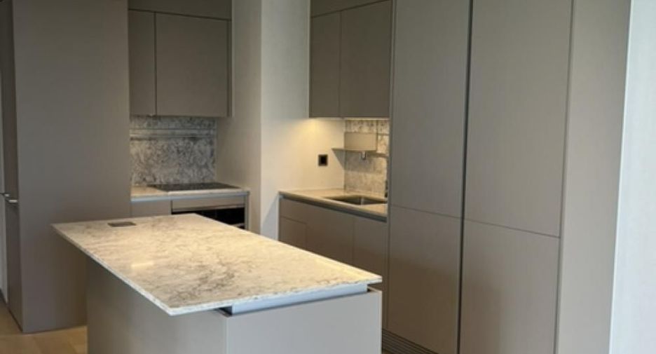 For sale 2 Beds condo in Pathum Wan, Bangkok