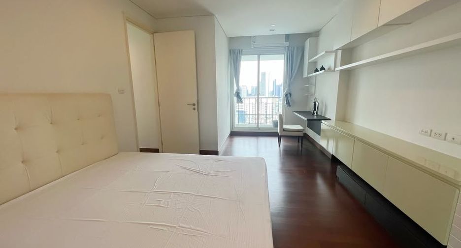For rent 4 Beds condo in Watthana, Bangkok