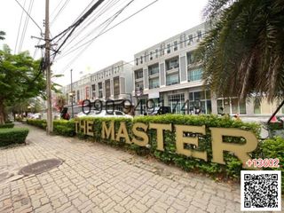 For rent 2 bedrooms townhouse in Bang Na, Bangkok