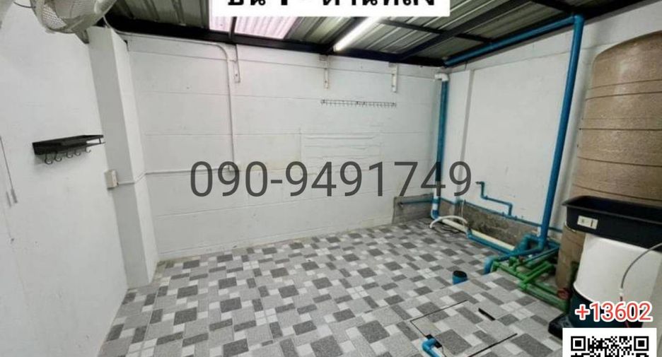 For rent 2 bedrooms townhouse in Bang Na, Bangkok