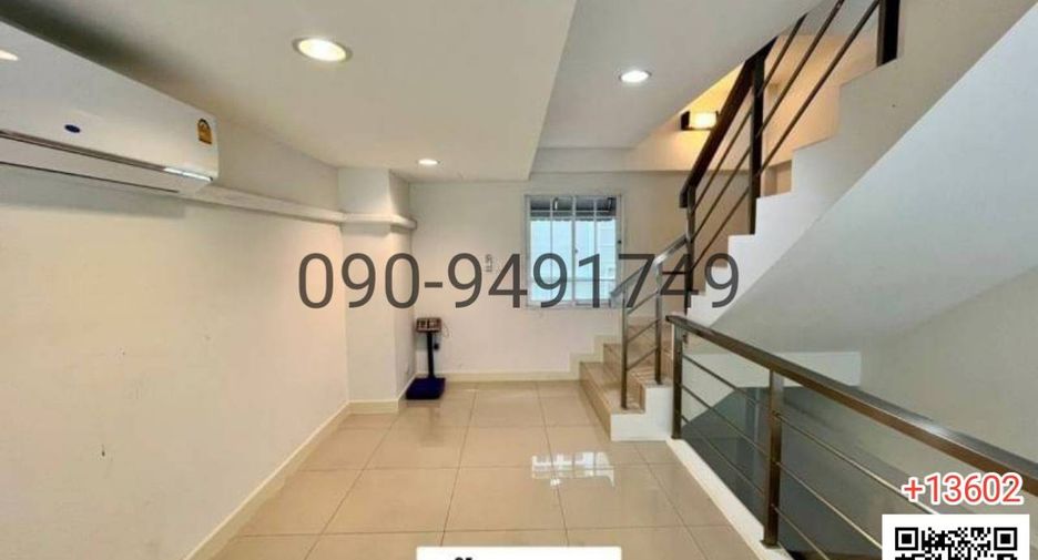 For rent 2 bedrooms townhouse in Bang Na, Bangkok
