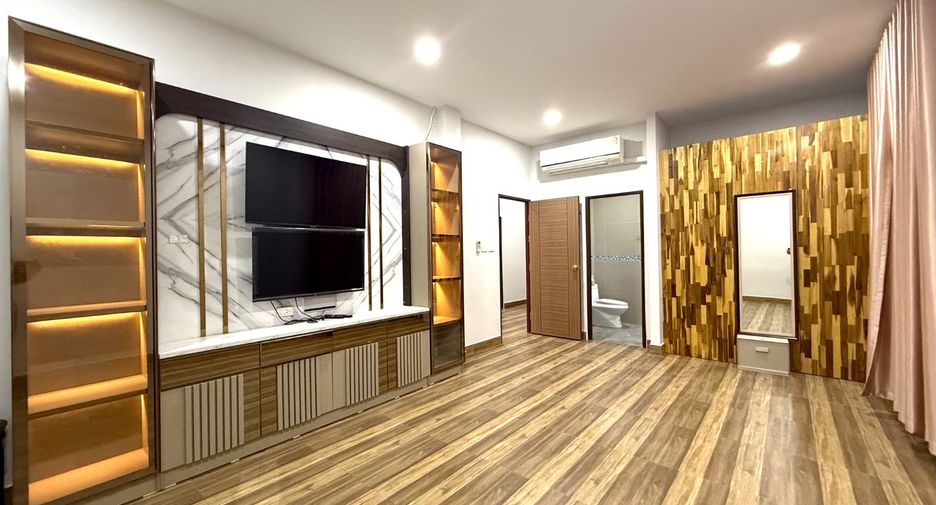 For sale 7 bedrooms house in Mueang Krabi, Krabi