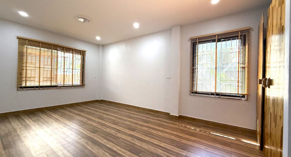 For sale 7 bedrooms house in Mueang Krabi, Krabi