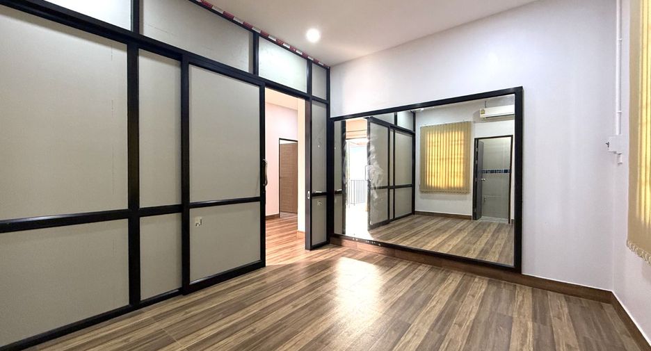 For sale 7 bedrooms house in Mueang Krabi, Krabi
