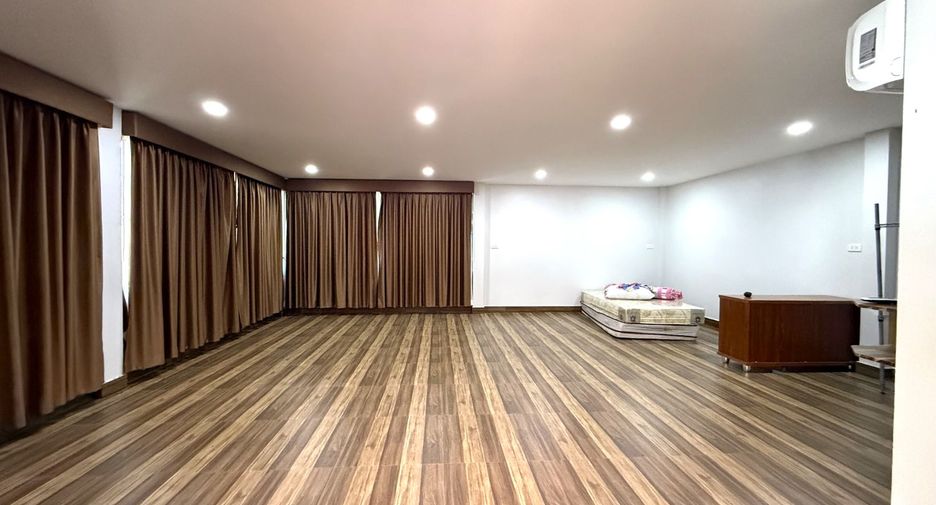 For sale 7 bedrooms house in Mueang Krabi, Krabi
