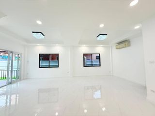 For sale 4 bed house in Bang Lamung, Chonburi