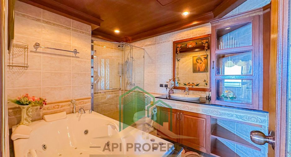 For sale 2 ベッドルーム condo in Bang Lamung, Chonburi