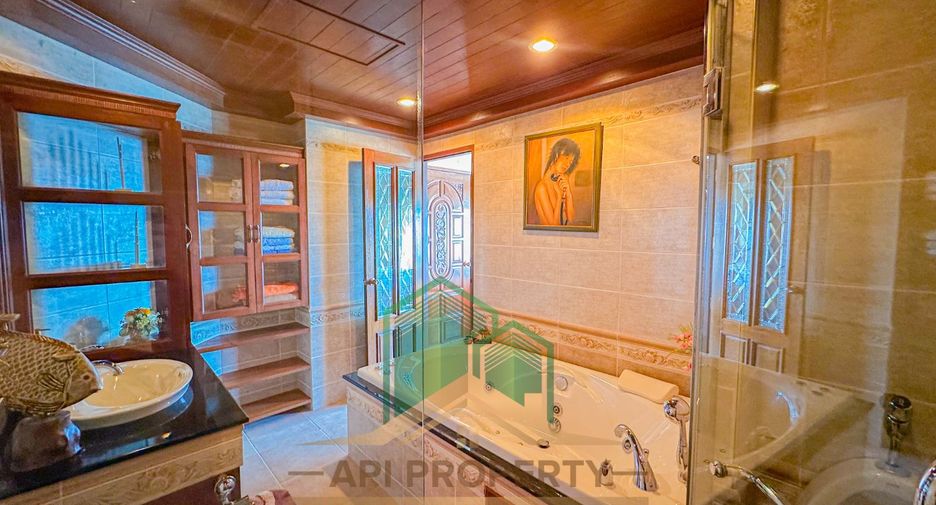 For sale 2 ベッドルーム condo in Bang Lamung, Chonburi