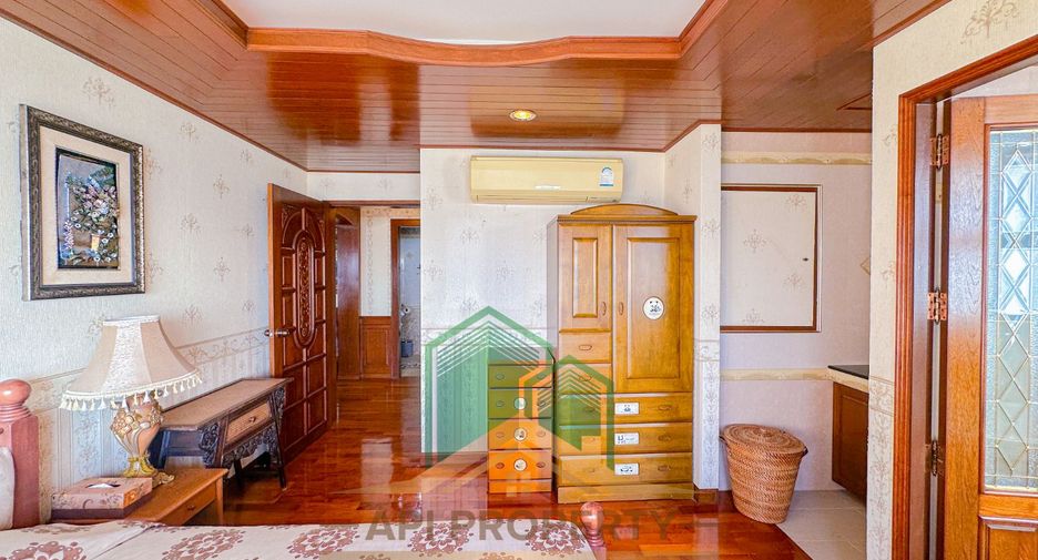 For sale 2 ベッドルーム condo in Bang Lamung, Chonburi