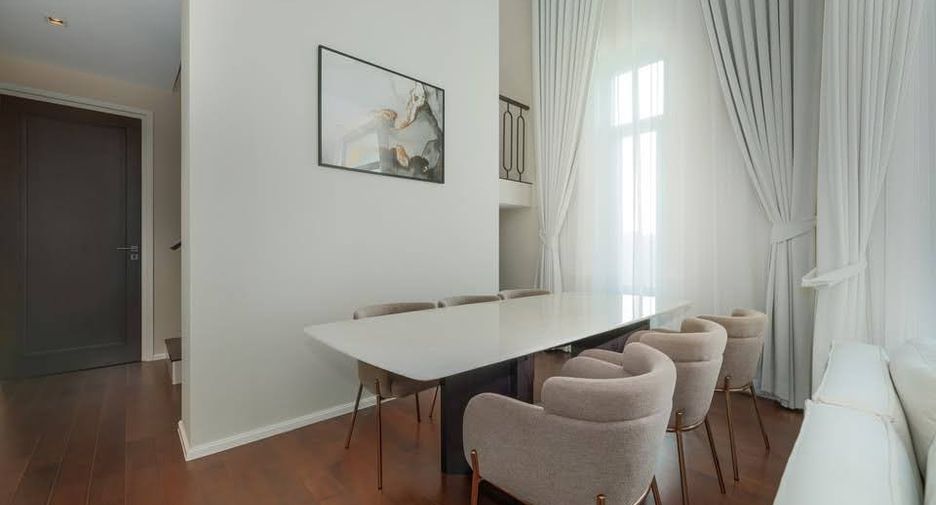 For sale 3 ベッドルーム condo in Khlong Toei, Bangkok