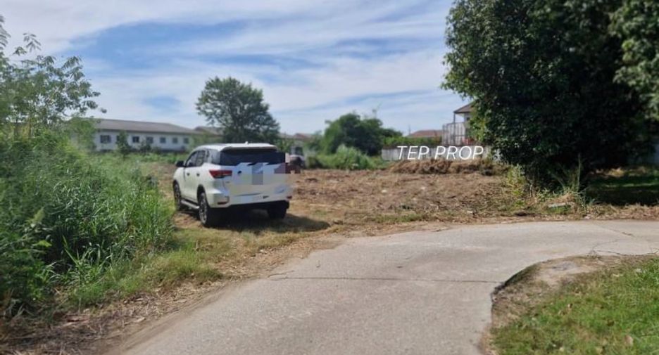 Terreno en alquiler y en venta en Si Racha, Chonburi